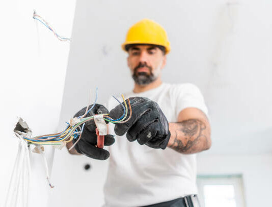 Elektro revize: Zajištění spolehlivosti Vašich elektrických systémů